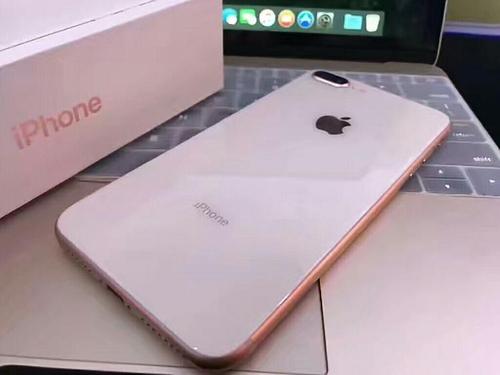 南宁苹果iPhone 8Plus外屏玻璃碎了维修价格是多少？