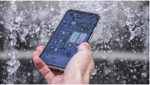 南京苹果维修点_教你iPhone进水屏幕花屏怎么办？