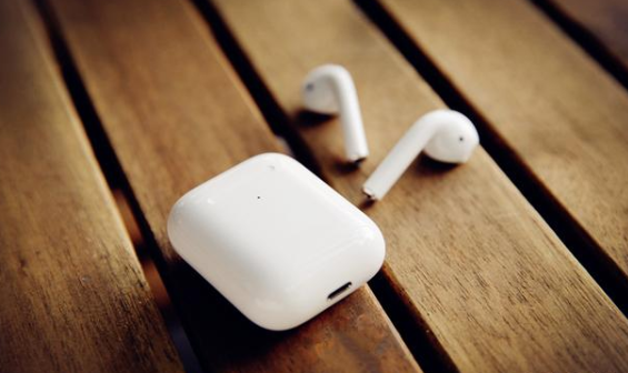 杭州iphoneXS换屏价格_AirPods2代充不上电？三个妙招帮你解决！