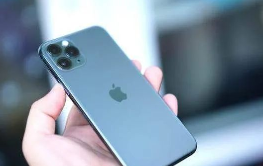 青岛修iphone13pro主板_iPhone手机黑屏死机怎么办?